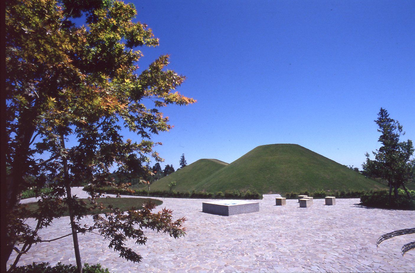 🏞️ 후지산 전망 고분 공원(후지미즈카 고훈 코엔) 이미지 1